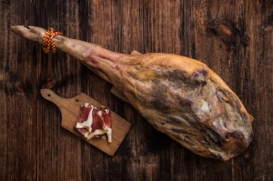 SZYNKA SERRANO W PLASTRACH 500g